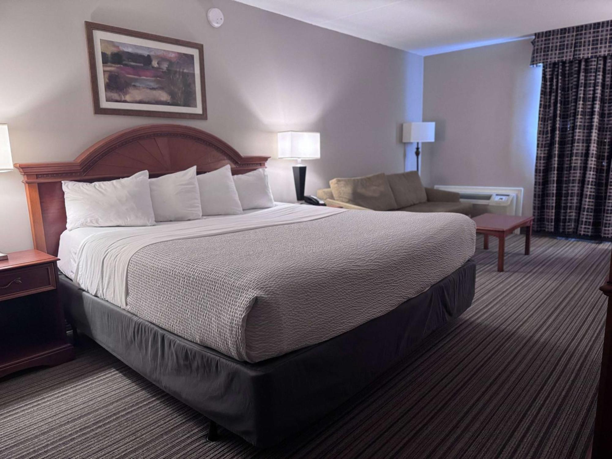 Ramada By Wyndham 3*